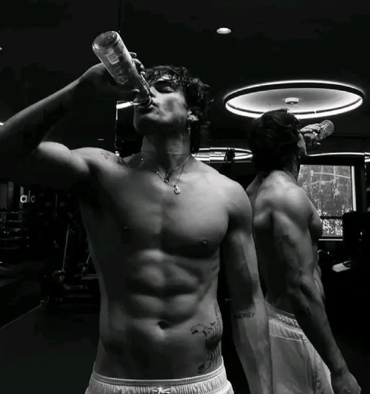 A male Wollo character at the gym